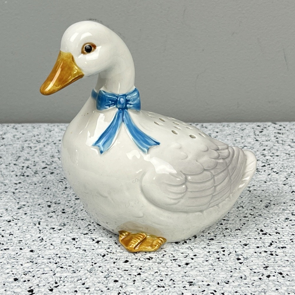 Vintage Otagiri Japan Country Goose Ceramic Hatpin Holder Spice Shaker?